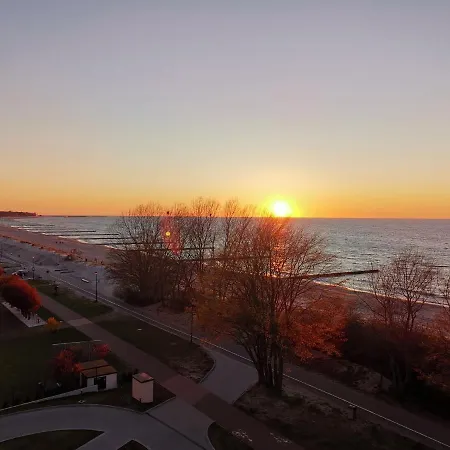 아파트 Golden Eye Seaside Park 코워브제크